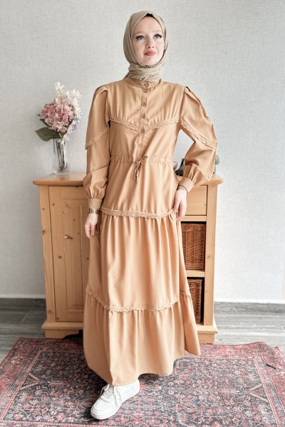 Dantelli Hakim Yaka Camel Elbise  TB334