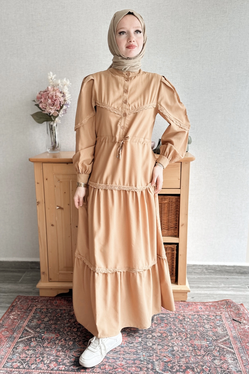 Dantelli Hakim Yaka Camel Elbise  TB334